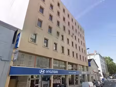 local commercial à louer 75 m² - lyon (69) - 1 194€