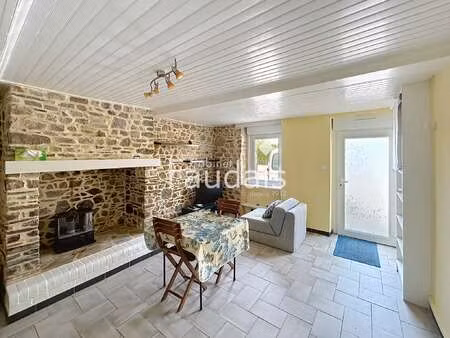 vente maison à créances (50710) : à vendre / 70m² créances