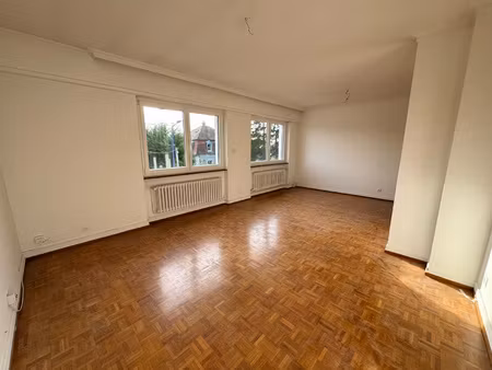 appartement spacieux 3/4 pièces avec loggia et garage à saus