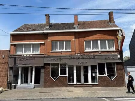 immeuble habitation/commerce offrant un beau potentiel.