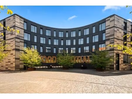 espace commercial unique avec matériel au cœur de louvain