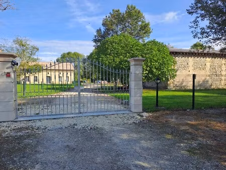 magnifique propriété - habitation de 456m² et hangar de 360m2 à saint christoly de blaye (