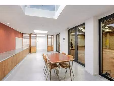 bureau élégant avec entrepôt polyvalent à sint-niklaas