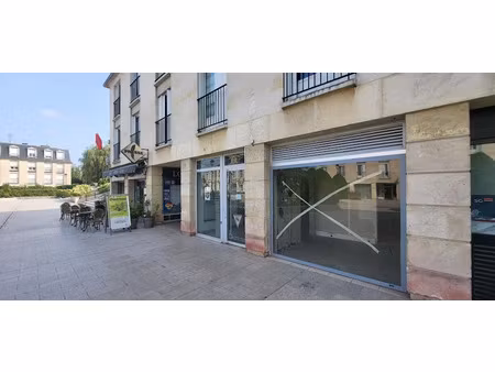 location locaux professionnels à chambourcy (78240)  1 563 €