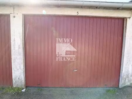 location garage box et parking à laval (53000) : à louer / 16m² laval