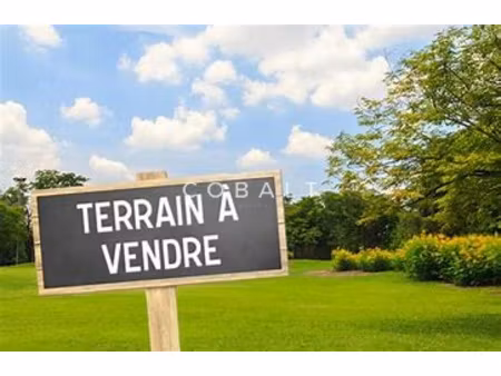 terrain constructible - 2 114 m2 - secteur bert