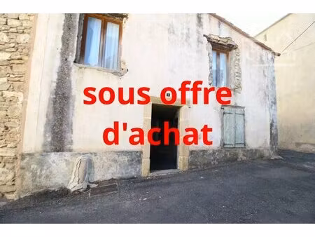 a vendre une maison à rénover avec extérieur