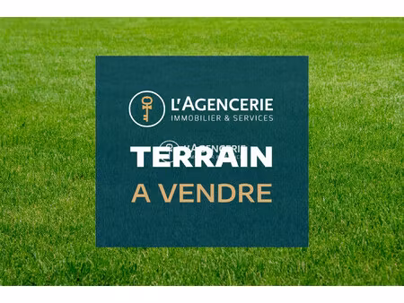 terrain plat 782m²