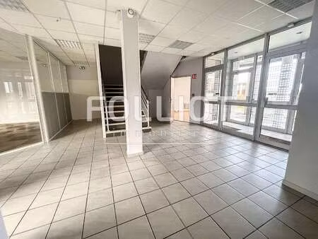 location bureaux et commerces à saint-lô (50000) : à louer / 500m² saint-lô