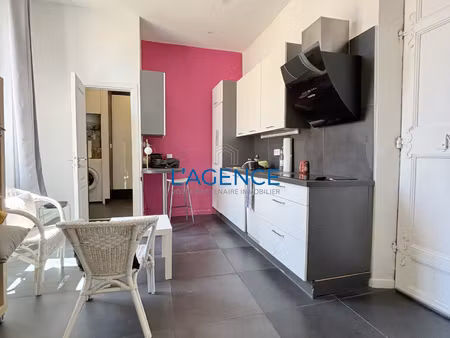 appartement t2 dans un immeuble bourgeois de caractère au ce