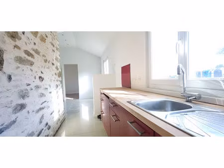 maison de plain-pied 1 chambre  idéalement située  proche mer  sur un terrain d'environ 10