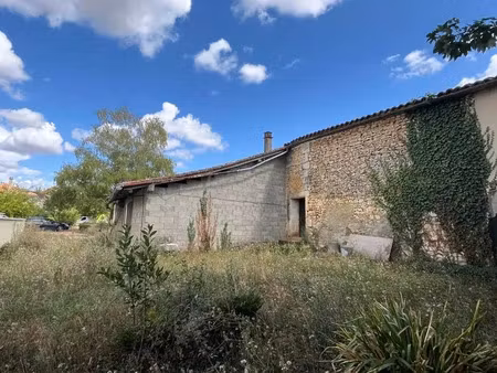 vente maison 4 pièces 68 m² à la rochefoucauld (16110)  40 000 €