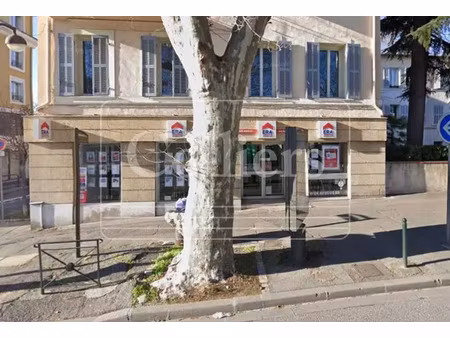 location commerce aix en provence 13100