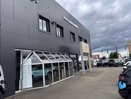 location local commercial