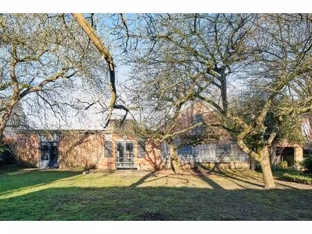 maison compacte et autonome au charme discret