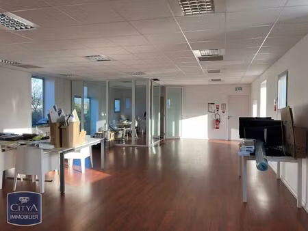 location local commercial st nazaire 44600