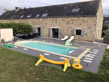 location meublée maison 5 pièces 150 m² à locqueltas (56390)  1 000 €