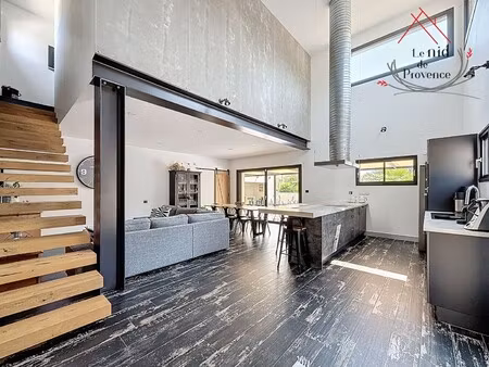 villa de luxe à vendre dans le quartier exterieur