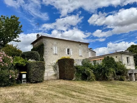maison de luxe à vendre à mouthiers-sur-boëme
