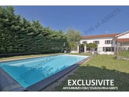 maison de luxe à vendre à nivolas-vermelle