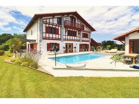 maison de luxe à vendre à larressore