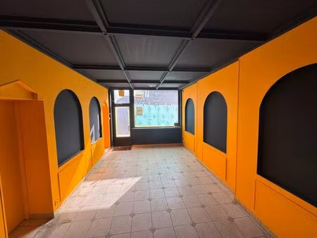 rdc commercial très bien situé dans le centre de mons