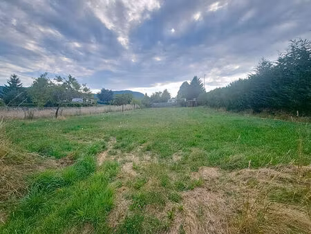 exclusivite! terrain clos d'environ 1030 m2 proche centre de retournac et de ses commercie