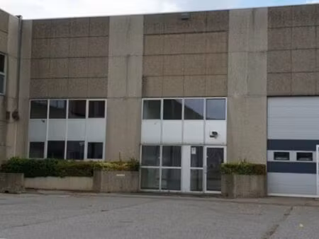 à louer - entrepôt et bureaux