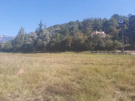 vente terrain 1425 m² à castellane (04120)  65 000 €