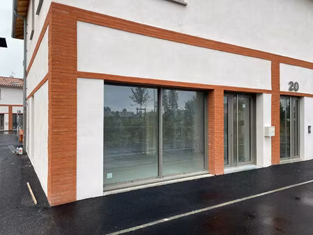 local commercial ou professionnel corbarieu - 29 m2