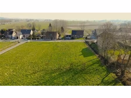 1342 m² de terrain constructible ensoleillé avec vue rurale