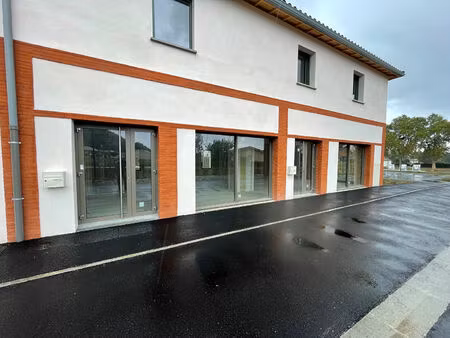 local commercial ou professionnel corbarieu - 192 m2