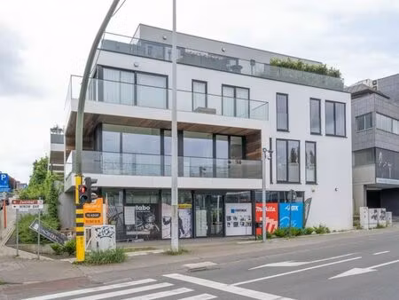 excellente situation commerciale: grande surface commercial…