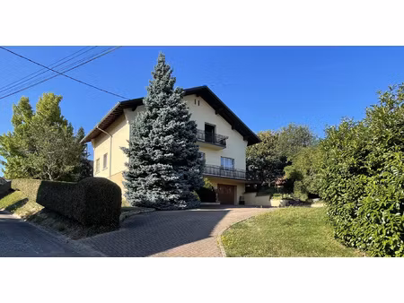 très grande maison sur 13.74 ares