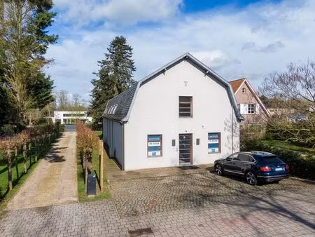 kantoorruimte 464 m² prachtig gelegen vlak aan de leie in...