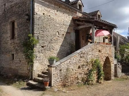 proopriété quercynoise en excellent état avec grange