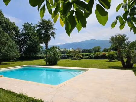 oloron - magnifique demeure de plus de 300 m² avec annexe de 124 m² et terrain de 9600 m².