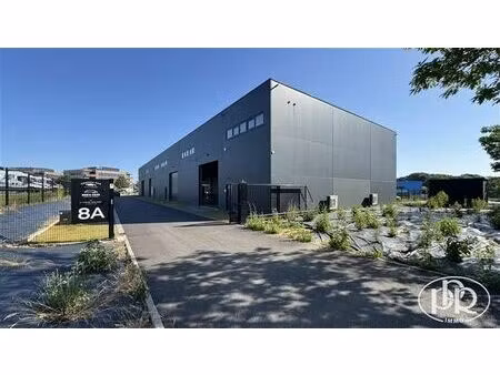 zoning nord  parking  accès aisé