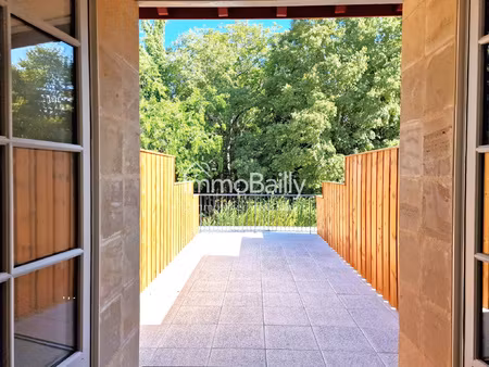 leognan t3 avec terrasse et place de parking