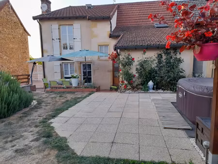 maison de village rénovée de 137 m2 hab et atelier à l'arriè