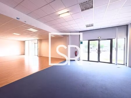 location local commercial 878m² clermont ferrand 63000