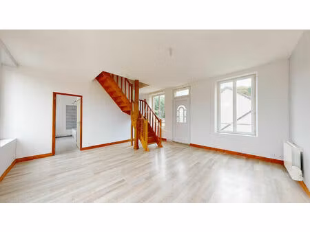 charmant duplex très lumineux d'environ 70 m² eau froide comprise