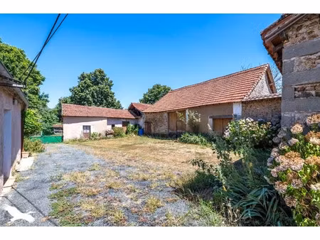 vente maison 4 pièces 130 m² à lacropte (24380)  231 440 €