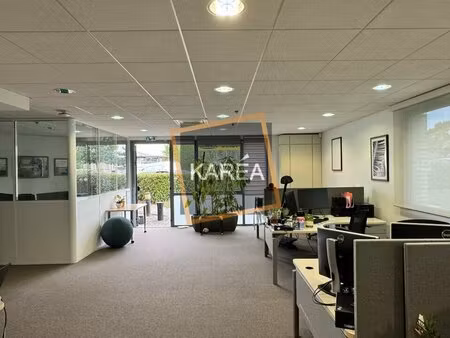 location local professionnel 400m² magny le hongre 77700