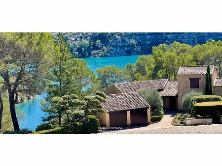 villa d'exception pied dans l'eau - domaine privé du lac d'esparron