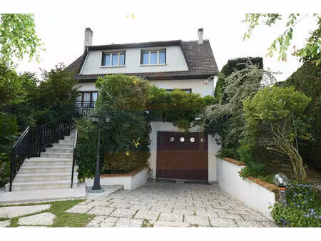 rare maison individuelle fontenay le fleury 8 pièces 162 m² hab  6 chambres.