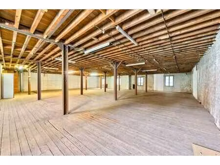 superbe entrepôt/atelier à vendre