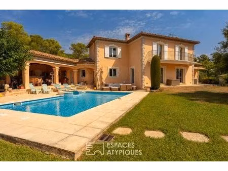elégante villa au charme néo-provençal