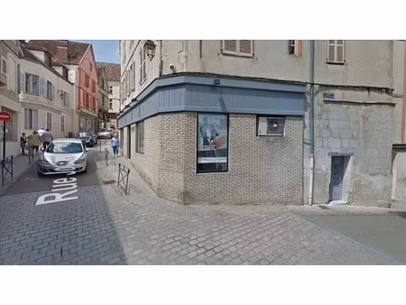 location locaux professionnels 72 m² à auxerre (89000)  626 €