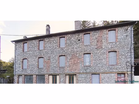 ensemble immobilier à 5 minutes de l'autoroute a89-la monnerie-le montel (63650)